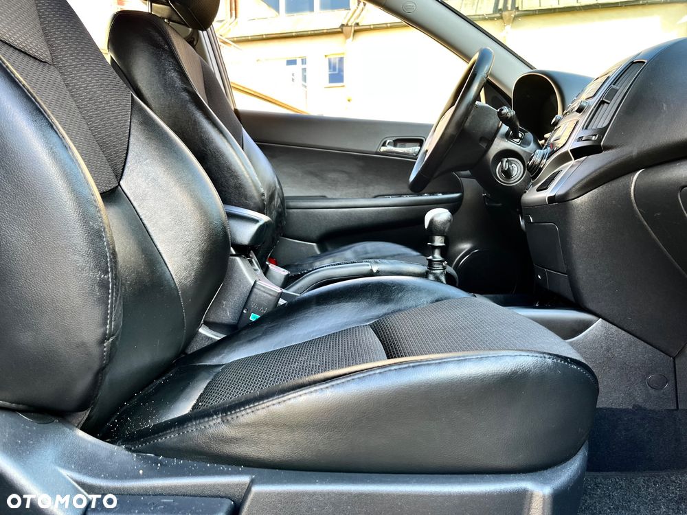 Hyundai i30 i30cw 2.0 Style - 10