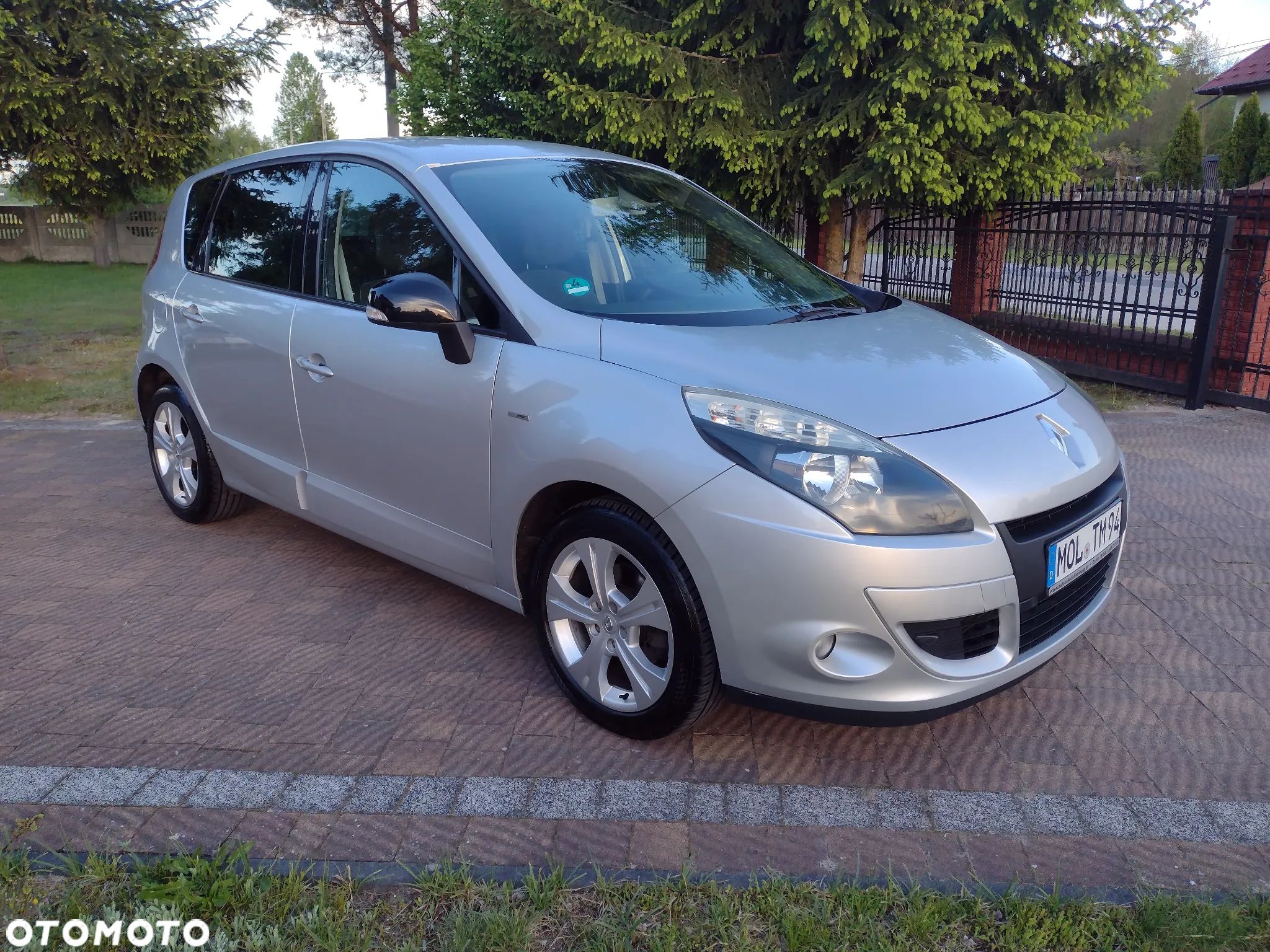 Renault Scenic 1.4 16V TCE Bose Edition - 1