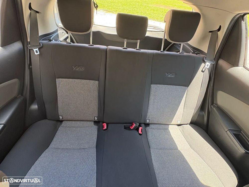 Toyota Yaris 1.5 HSD Comfort+Navi - 13