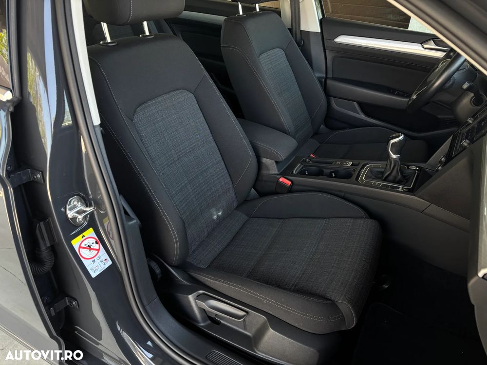 Volkswagen Passat 2.0 TDI Comfortline - 37