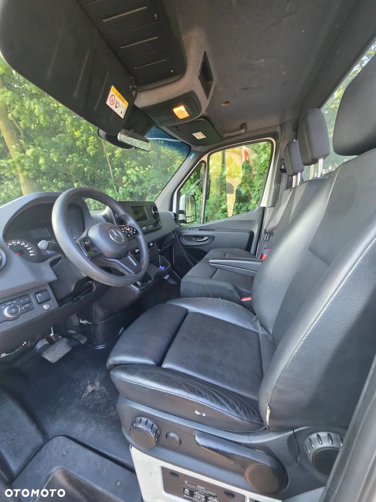 Mercedes-Benz Sprinter - 32