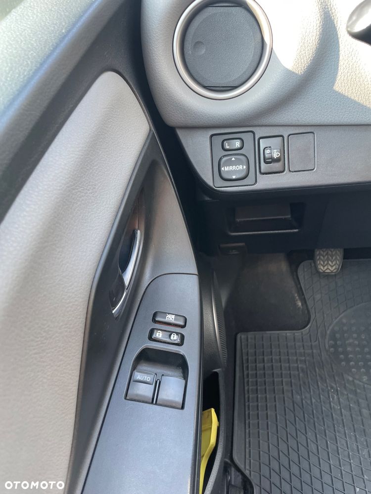 Toyota Yaris - 13