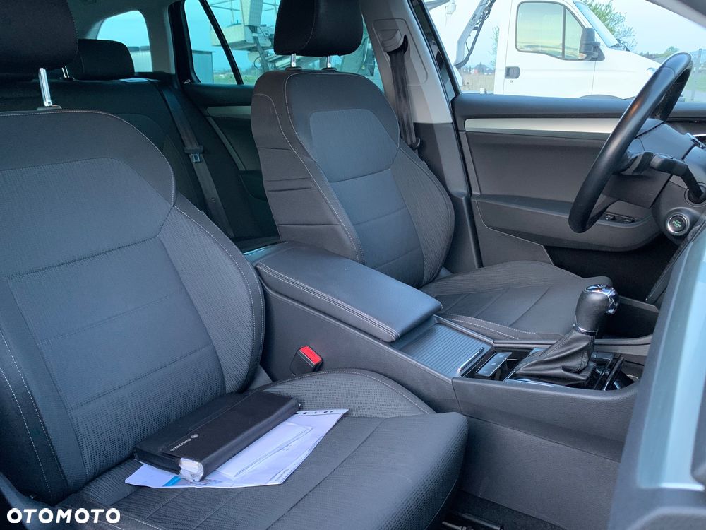 Skoda Superb 2.0 TDI Sportline DSG - 9
