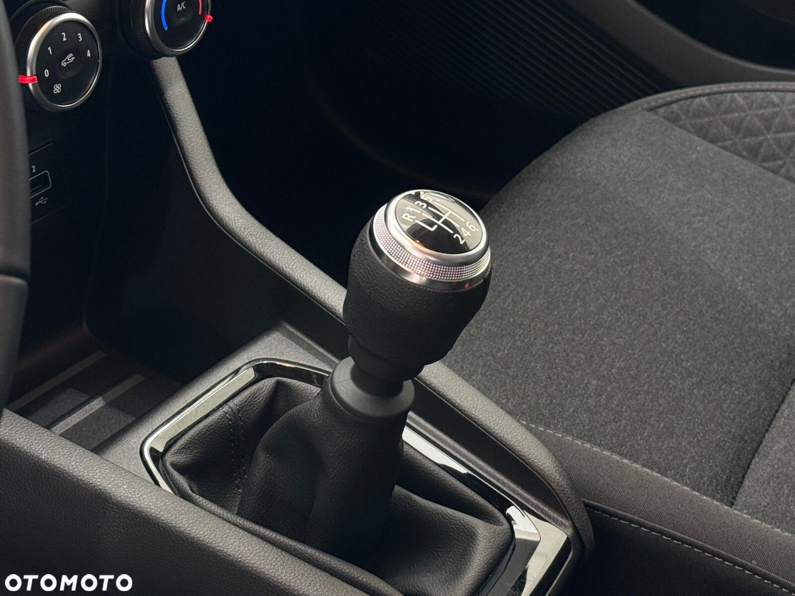 Renault Clio - 9