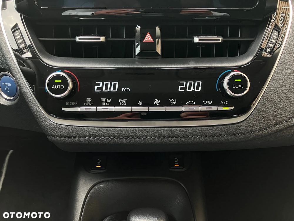 Toyota Corolla 1.8 Hybrid Comfort - 24