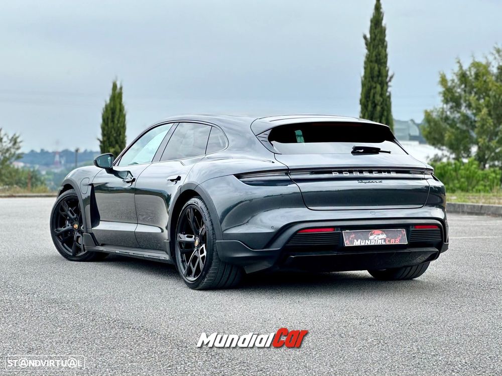 Porsche Taycan Cross Turismo 4 - 29