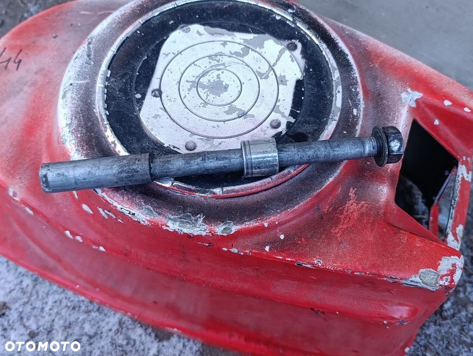 Oś koło przód Aprilia SX 125 Ośka szpilka przedniego koła dystans A4 - 1