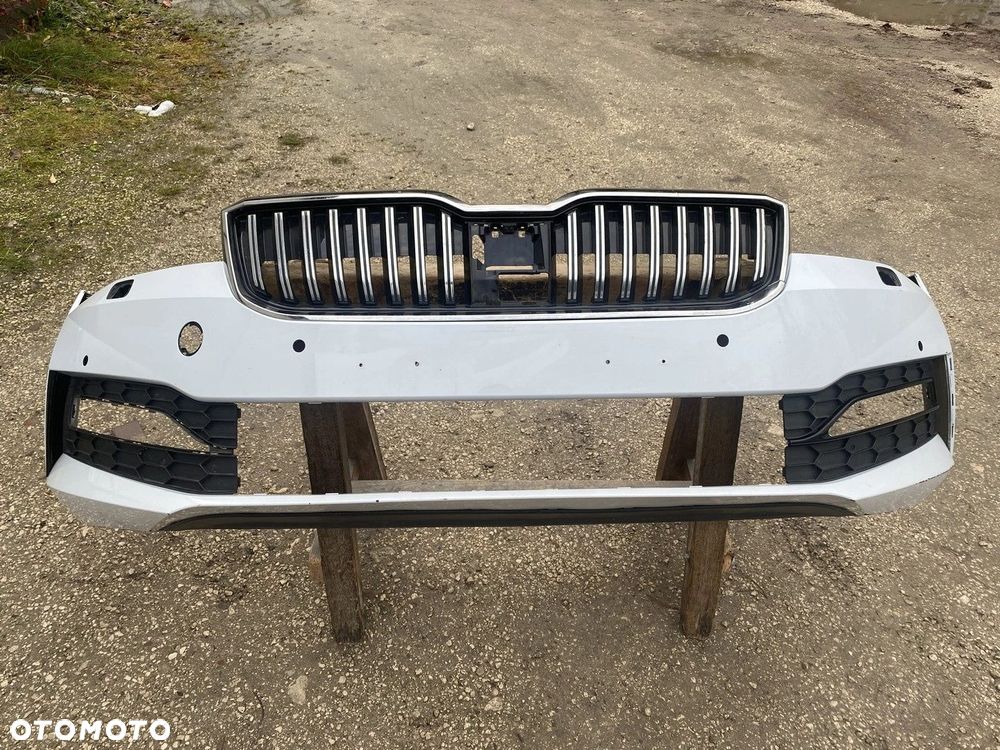 ZDERZAK PRZÓD PRZEDNI SKODA SUPERB III LIFT 19-23 SPORTLINE 3V0807221M Z KRATKAMI I PODŁOGĄ - 1