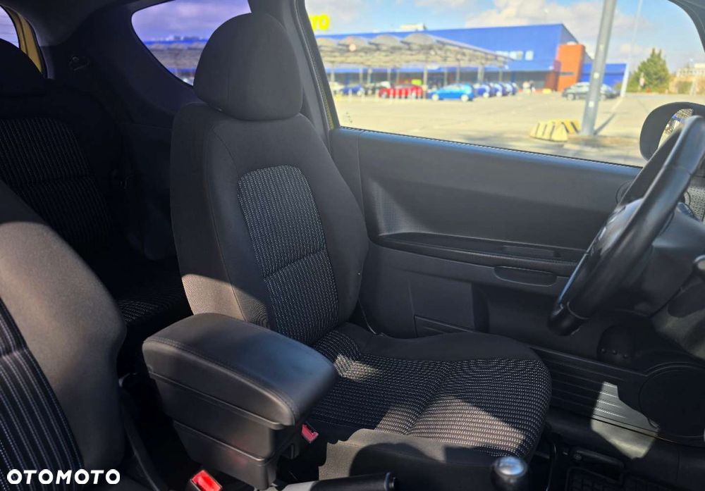 Mitsubishi Colt - 23