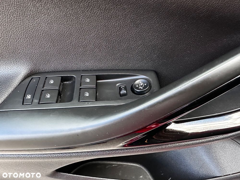 Opel Astra 1.4 Turbo Innovation - 23