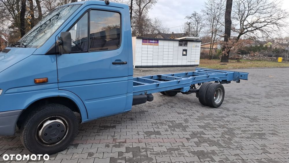 Mercedes-Benz 412d - 5