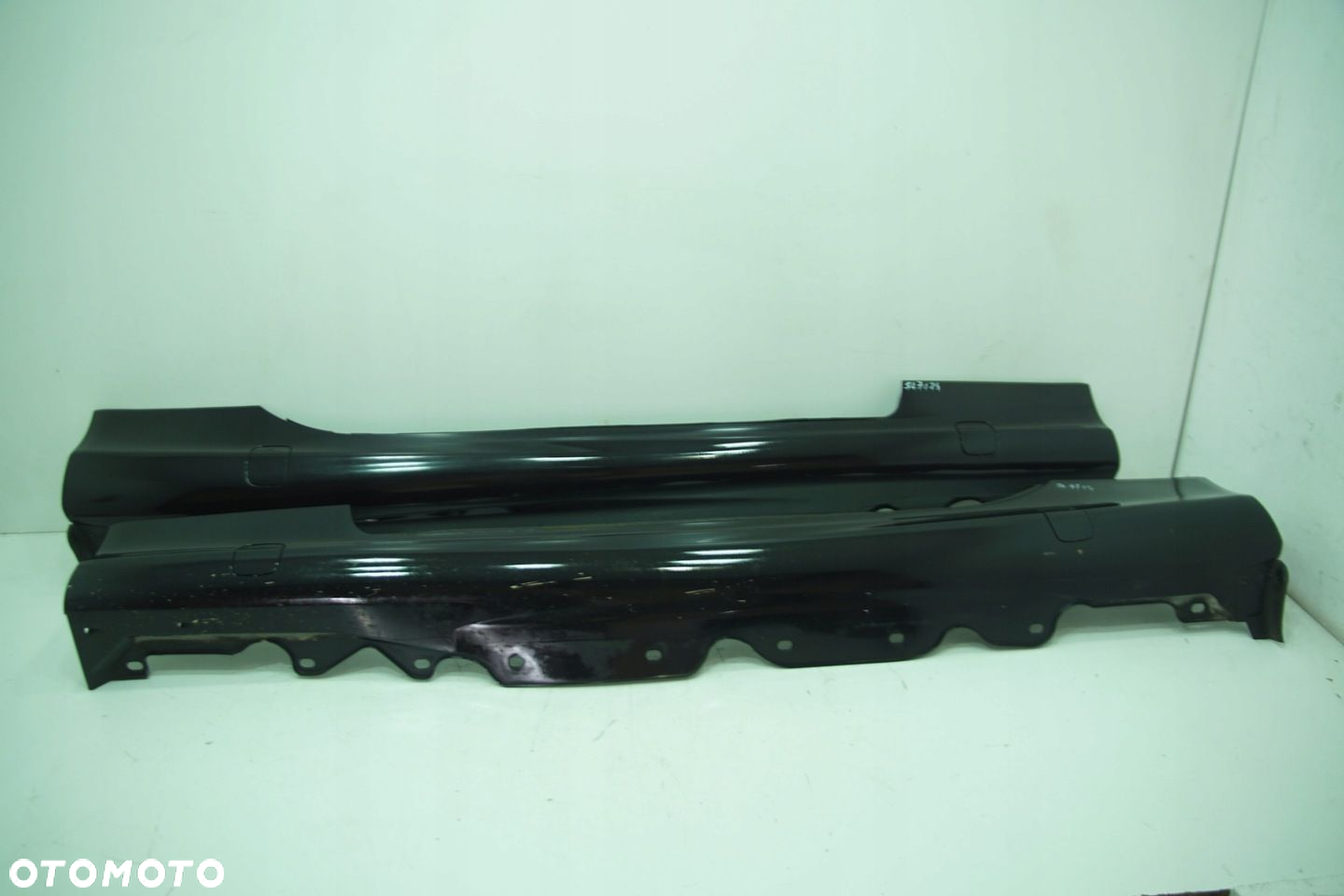 LISTWA PROGOWA LEWA PRAWA KOLOR 197 BEZ ZASLEPEK MERCEDES SL R230 02 - 2