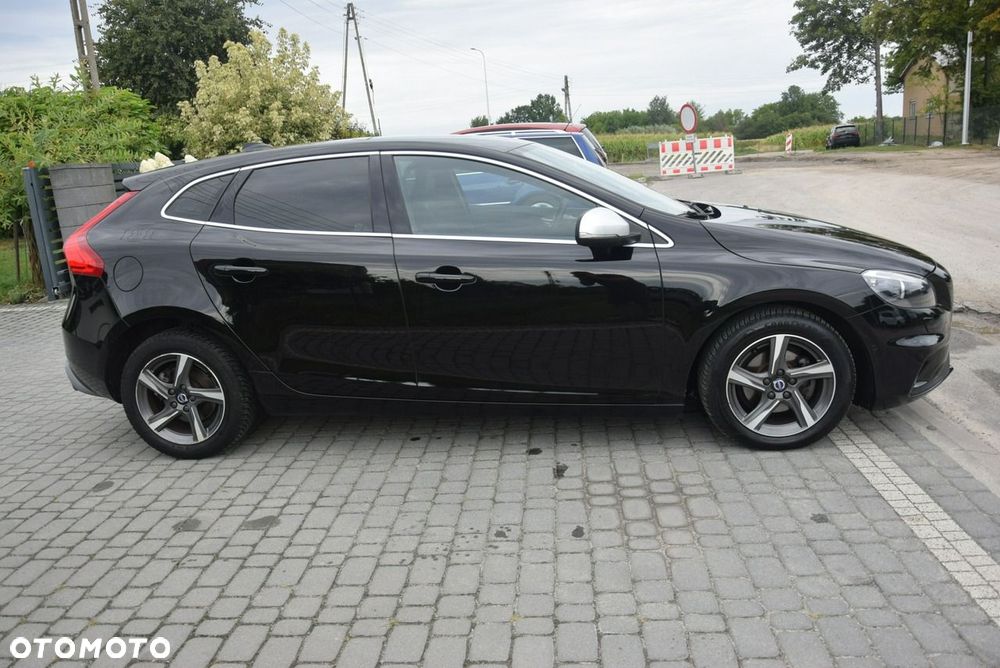 Volvo V40 D2 - 11