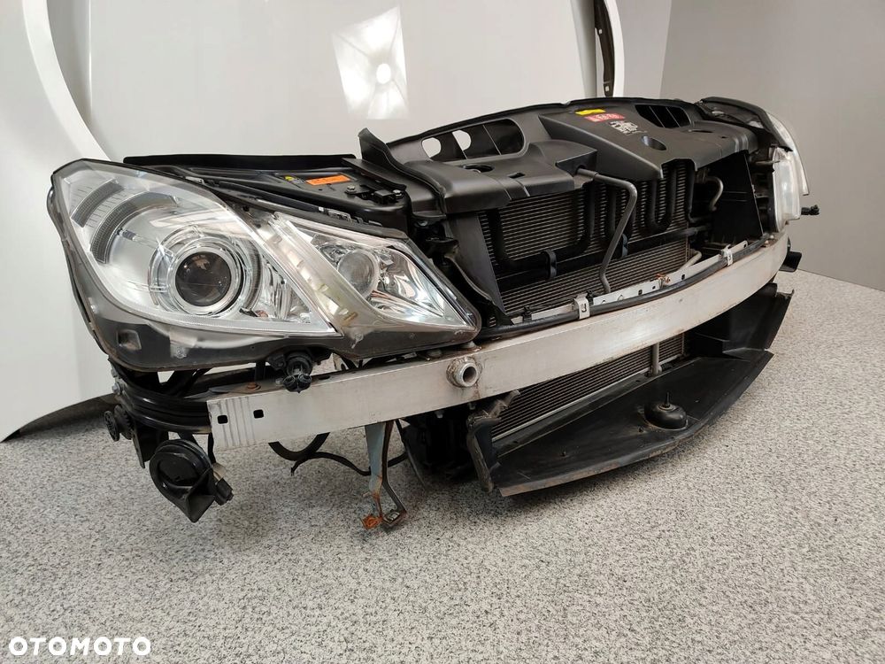 MERCEDES W207 AMG ZDERZAK WZMOCNIENIE CHŁODNICE LAMPY 650 - 10