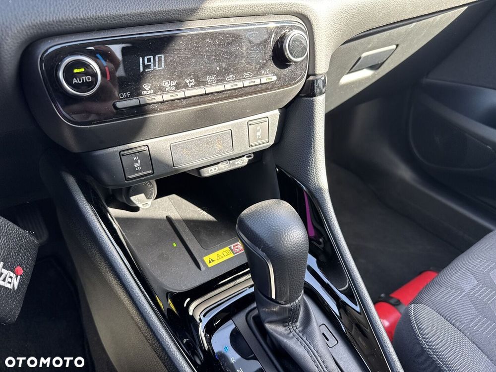 Toyota Yaris Hybrid 1.5 Style - 25