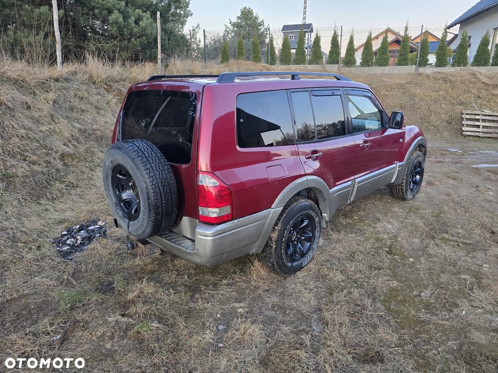 Mitsubishi Montero - 5