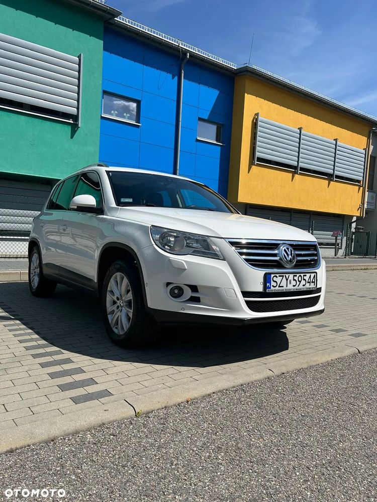 Volkswagen Tiguan - 1