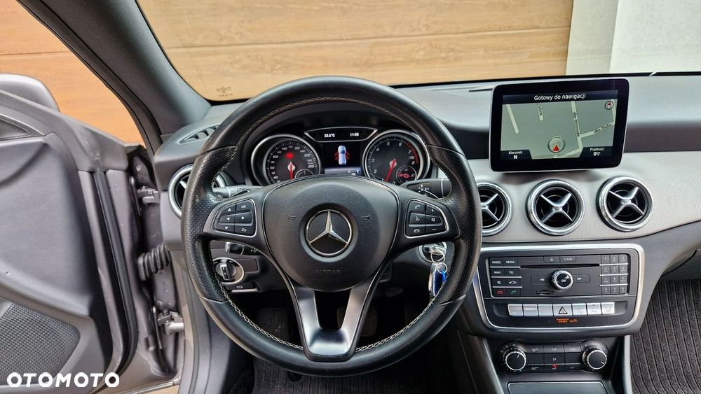 Mercedes-Benz CLA - 24