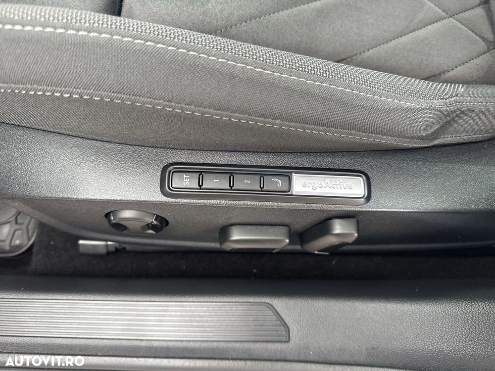 Volkswagen Golf 1.5 TSI ACT Style - 14