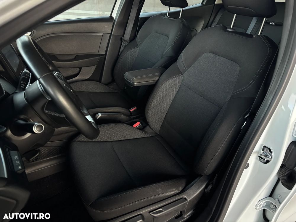 Renault Clio E-TECH Hybrid 140 BUSINESS EDITION - 31