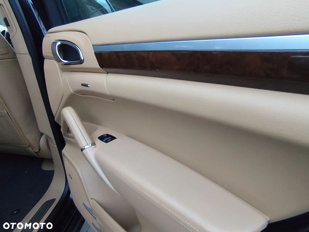 Porsche Cayenne Tiptronic S - 14