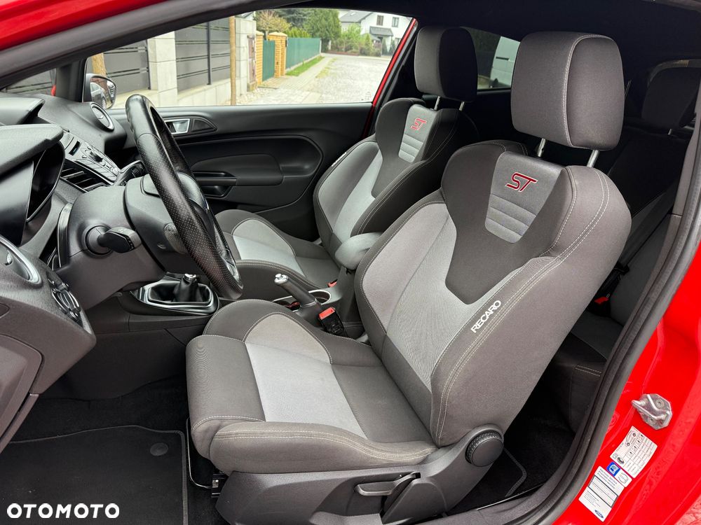 Ford Fiesta 1.6 EcoBoost ST - 23