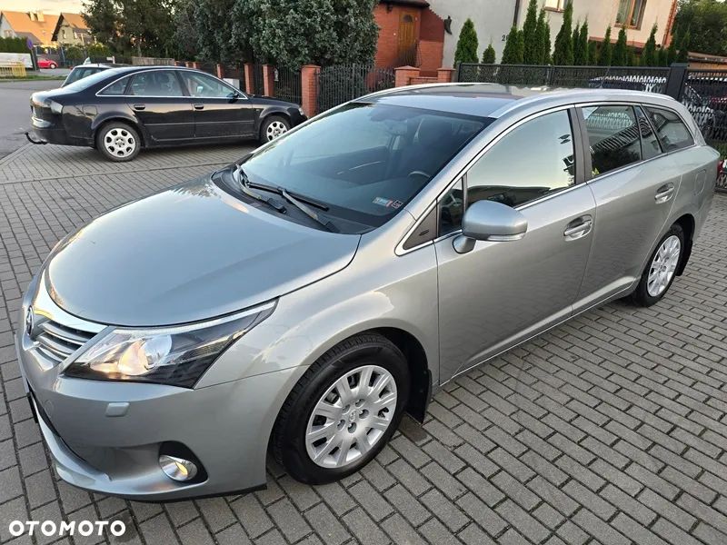 Toyota Avensis - 10