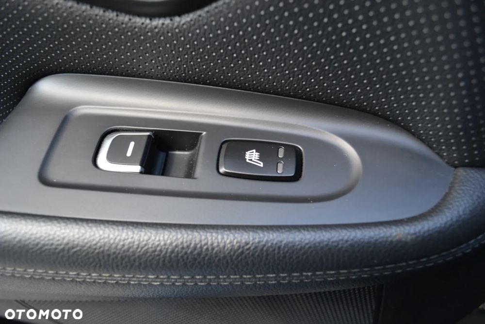 Kia Carens 1.7 CRDi Business Line 7os 7DCT - 38