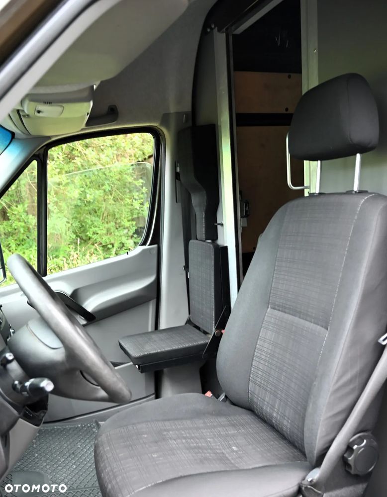 Mercedes-Benz Sprinter - 26