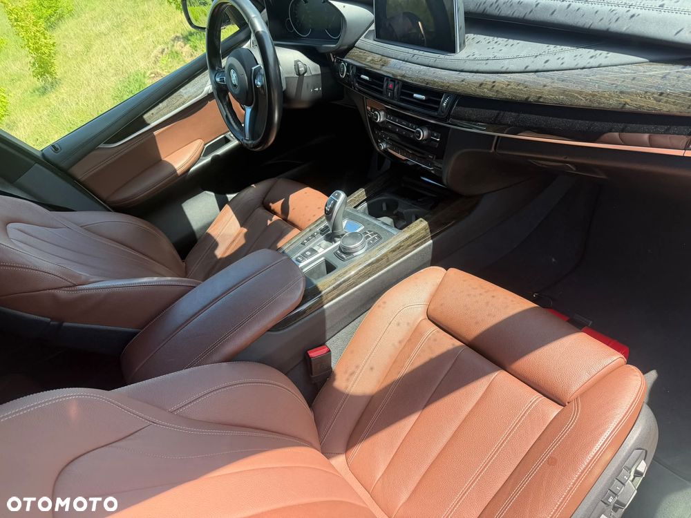 BMW X5 xDrive50i Sport-Aut - 16