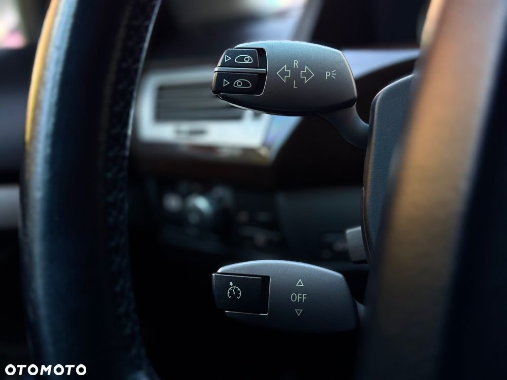 BMW Seria 7 750i L - 24