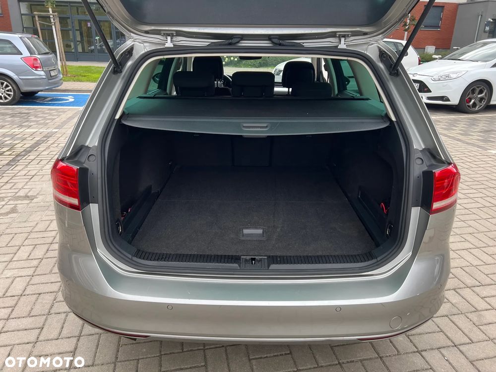 Volkswagen Passat 1.8 TSI BMT Comfortline - 23