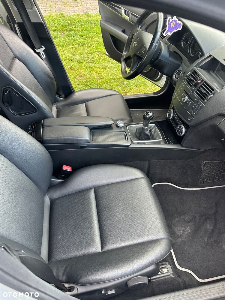 Mercedes-Benz Klasa C 180 Kompressor BlueEFFICIENCY - 30