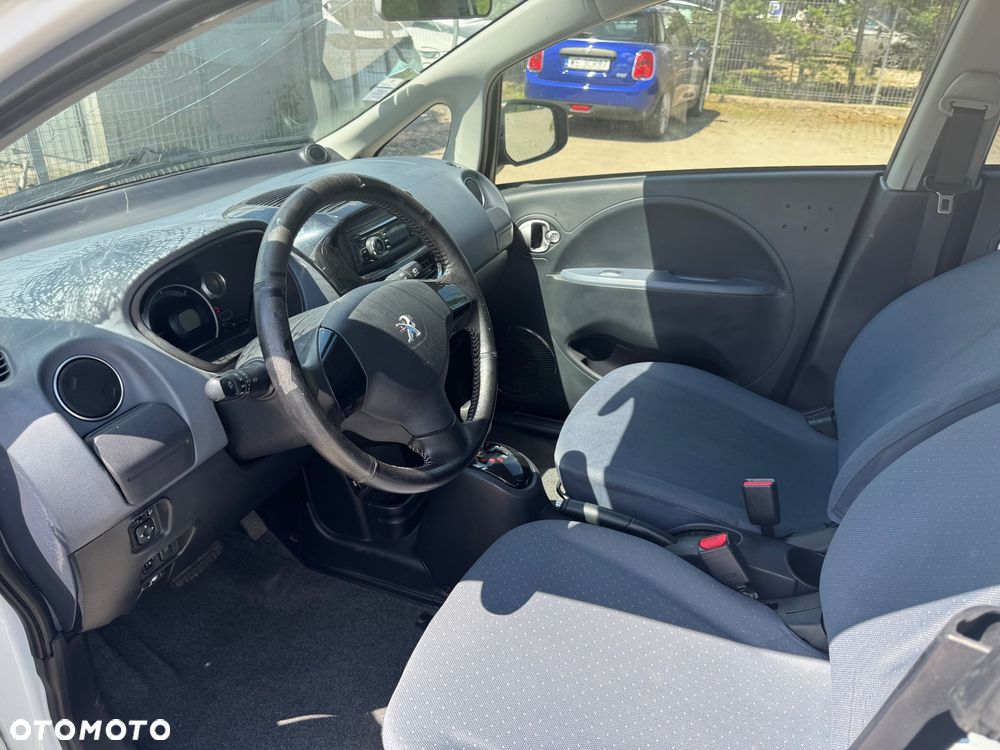 Peugeot iOn Active - 6