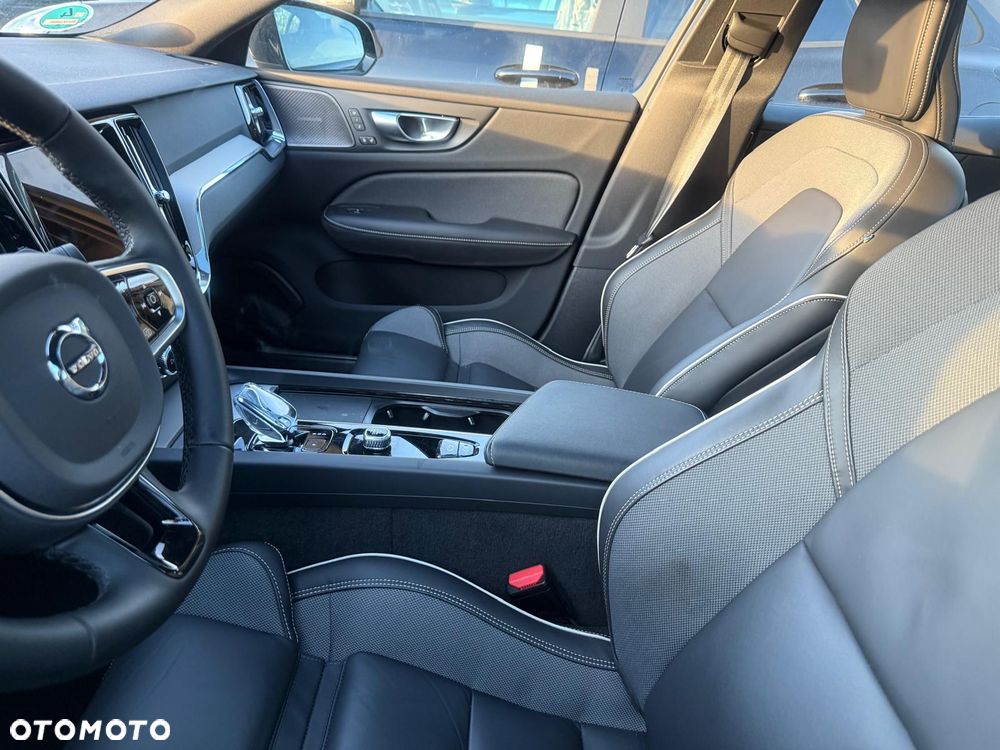 Volvo S60 B4 B DKG Plus Dark - 8