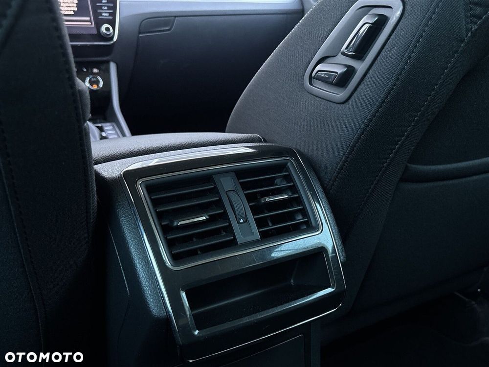 Skoda Superb 2.0 TDI SCR Style DSG - 34