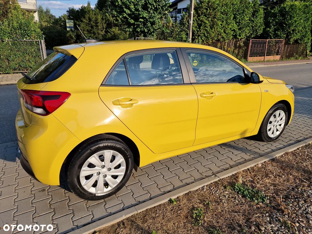 Kia Rio 1.2 L - 37