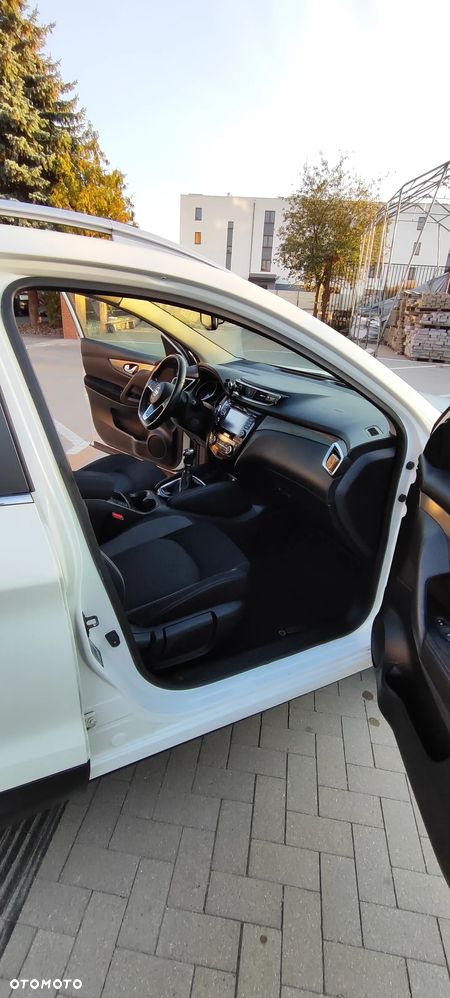 Nissan Qashqai 1.2 DIG-T N-Connecta EU6 - 10