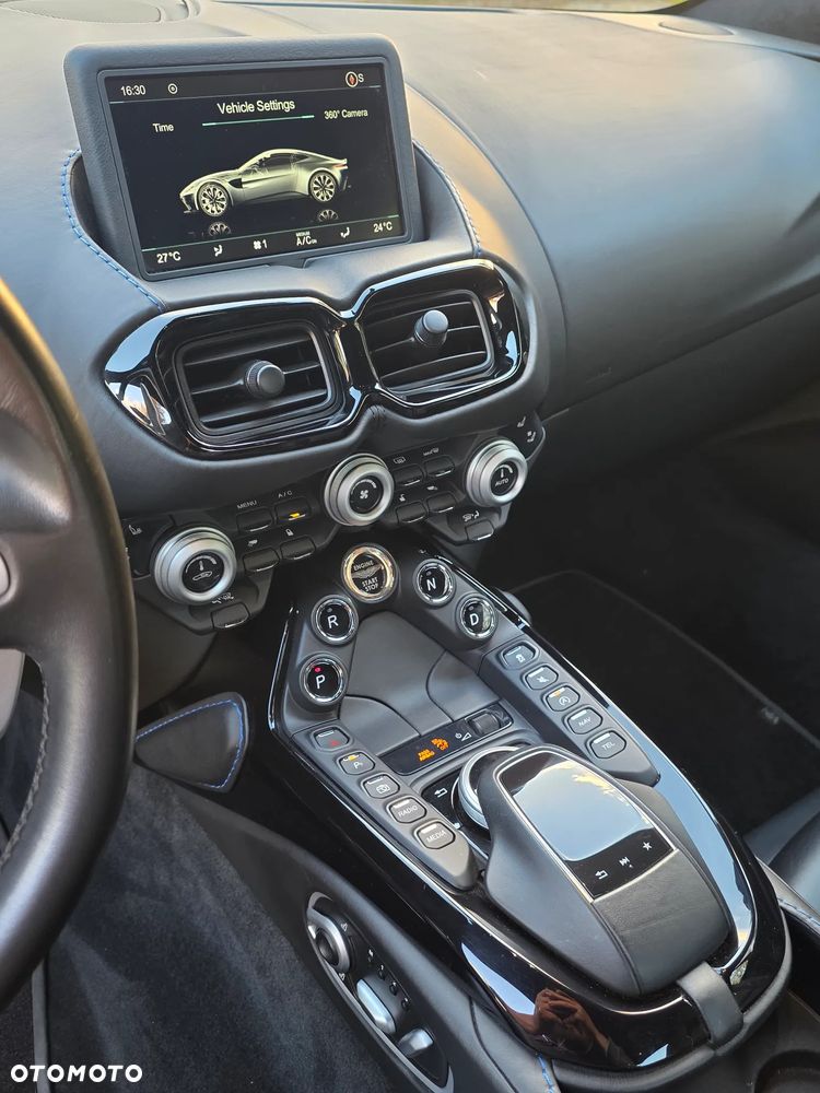 Aston Martin V8 Vantage Standard - 13