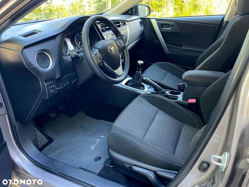 Toyota Auris 1.6 Prestige - 8