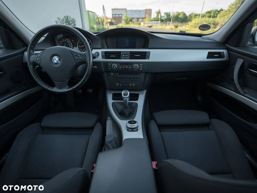 BMW Seria 3 318i Edition Lifestyle - 22