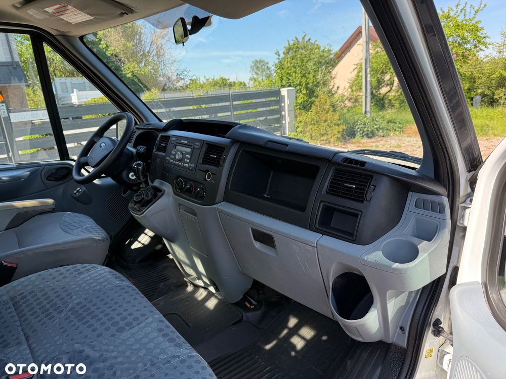 Ford Transit - 12