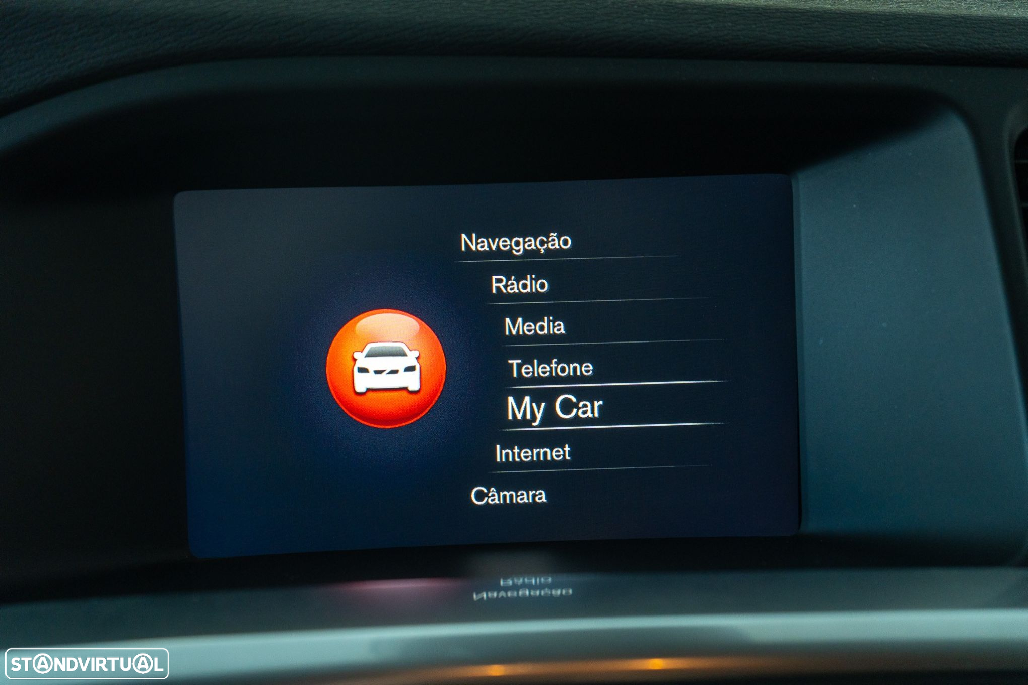 Volvo V60 2.0 D3 Momentum Geartronic - 29