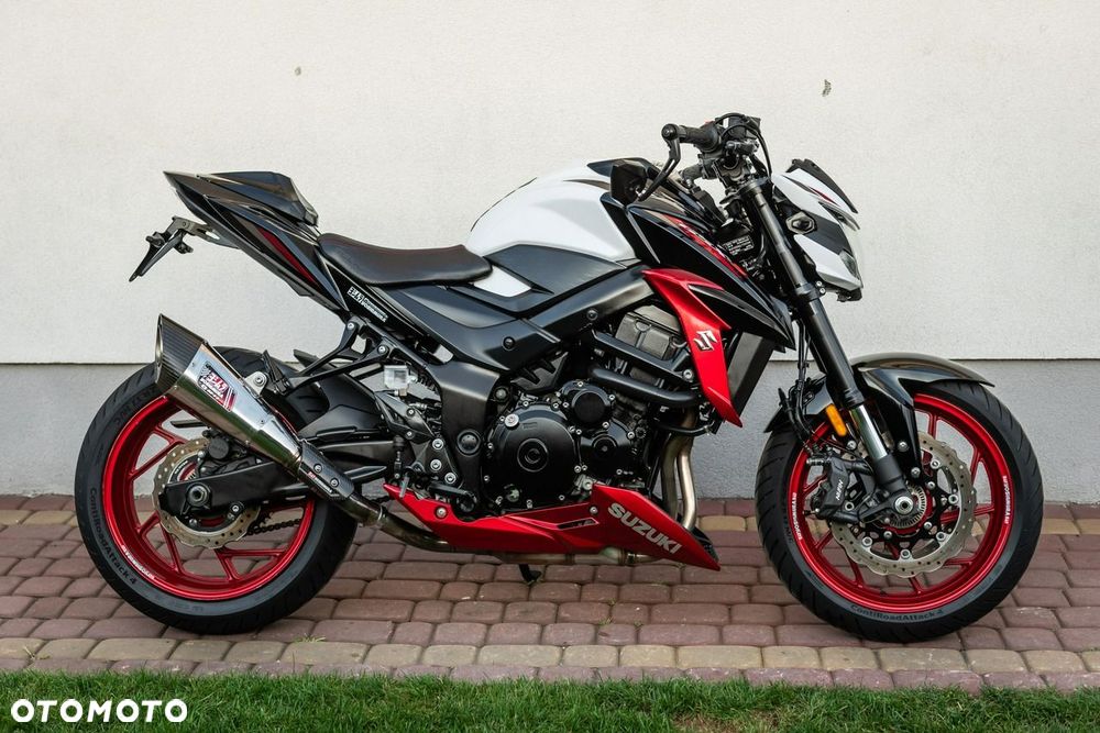 Suzuki GSX - 3