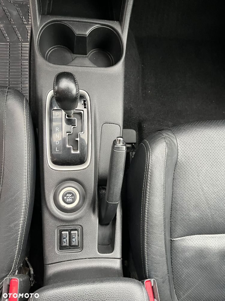 Mitsubishi Outlander - 8