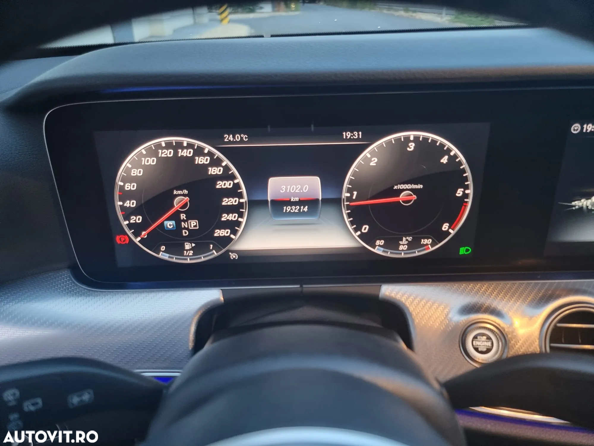 Mercedes-Benz E 220 d T 9G-TRONIC Avantgarde - 24