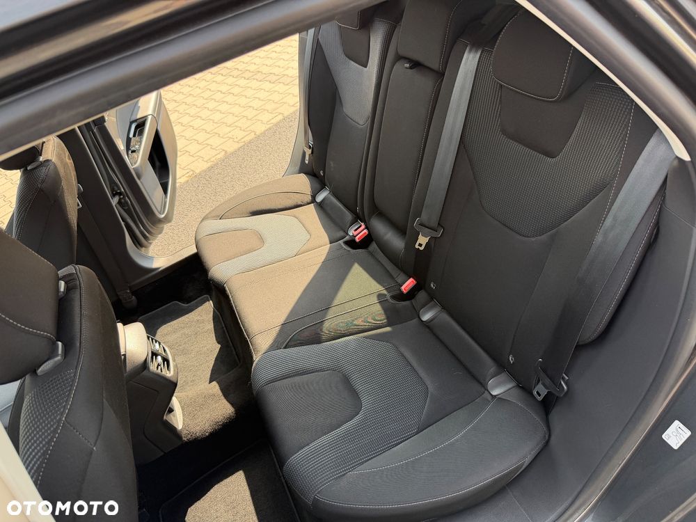 Ford Mondeo 2.0 EcoBlue Titanium - 21