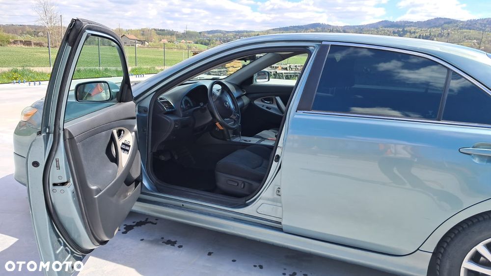 Toyota Camry - 5