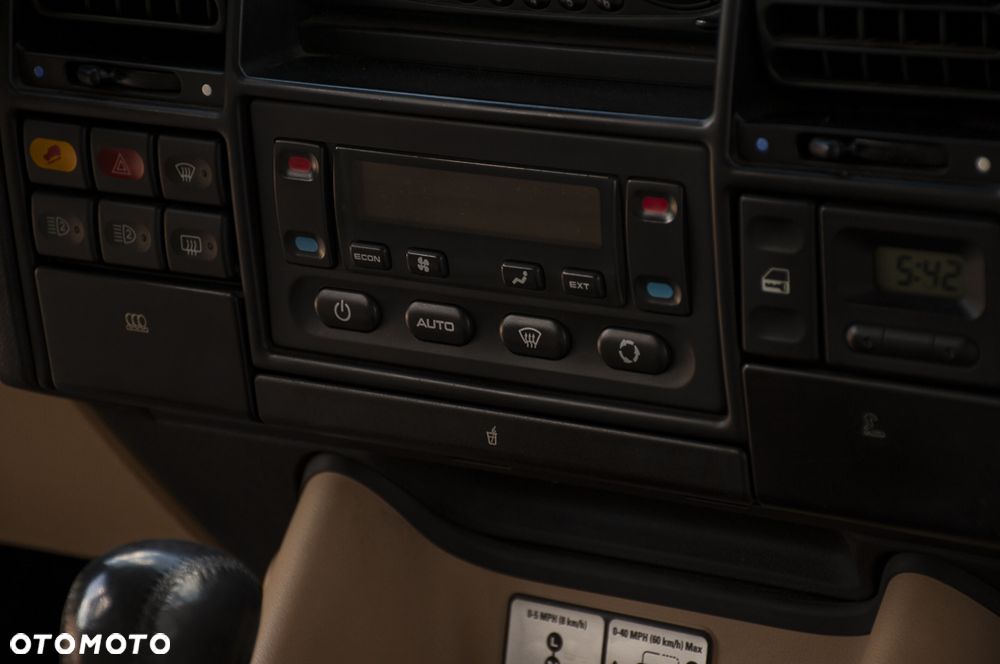Land Rover Discovery - 16