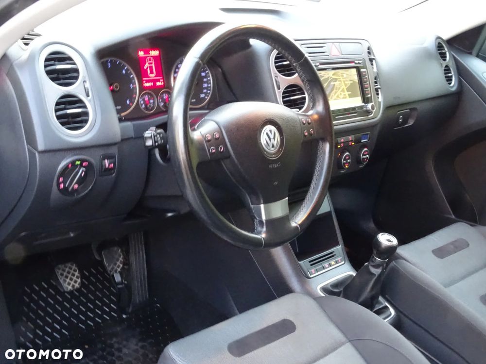 Volkswagen Tiguan - 17